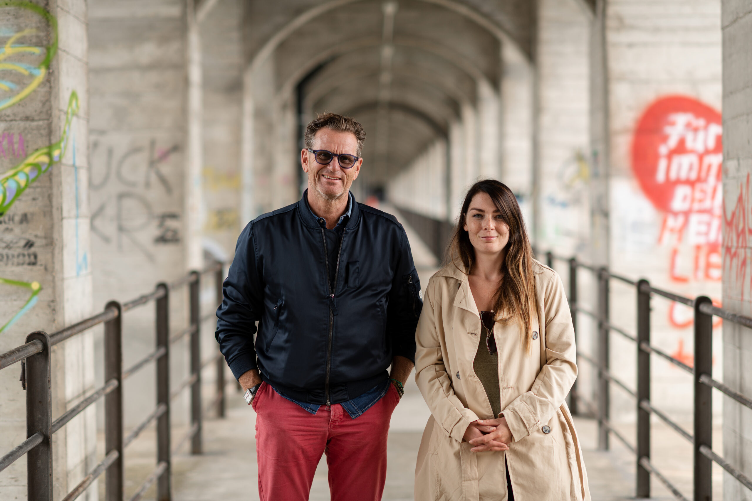 Exact! Communication Team auf der Grand Fey Br&uuml;cke in Freiburg. Making Off f&uuml;r die Freiburger Nachrichten Kampagne.